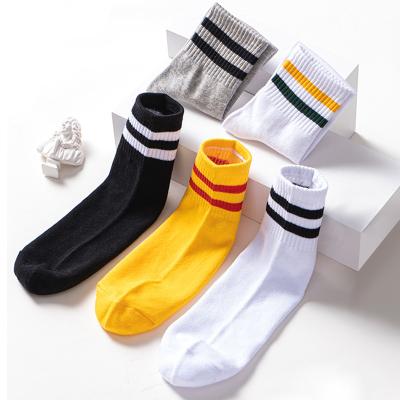 China New Breathable Colorful Sports Stripes Socks Factory Customize Crew Socks Mens Womens Socks for sale