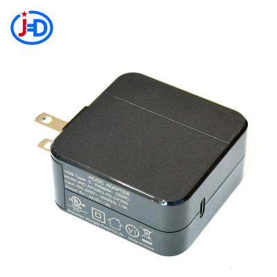 China 2020 Us Folded Type-C 30w Plug PD Charger 5v3v/9v3a/12v2.5a/15v2a/20v1.5a 55*55*30mm for sale