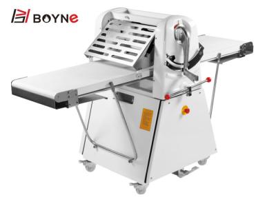 Chine Pâte de pizza de dessus de Tableau d'acier inoxydable Sheeter 220v pour la boulangerie de pâtisserie à vendre