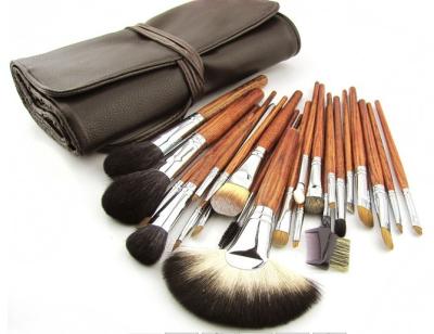 China Angular Blush Pro Natrual Hair Makeup Brushes 24 PC Quality Makeup Brush Sets Goat Hair 300 Professional Quality PU Leather Brass for sale