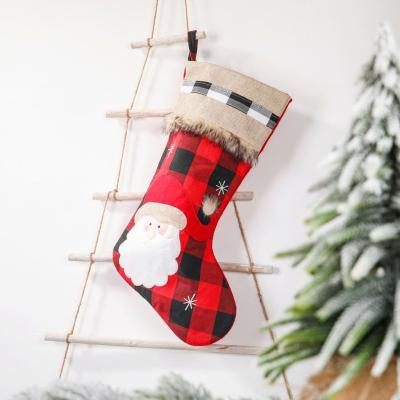 China Cloth Selling Christmas Wood Products Rattan Wreath Bases Store Window Christmas Pendant for sale