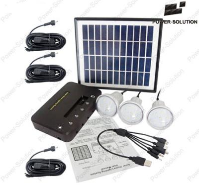 Chine Portable solar power system builted in  lithium battery  with LED lighting for home à vendre