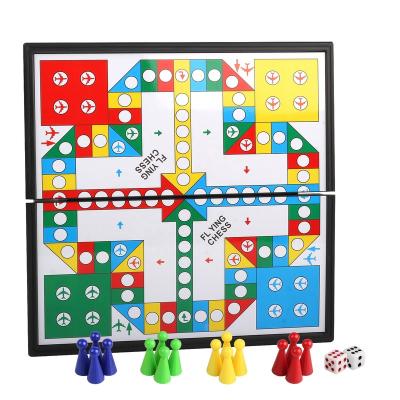 China Eco-friendly Custom Game Airplane Indoor Outdoor Plastic Chess Set Folding Chess Board Magnetic Flying Set for sale