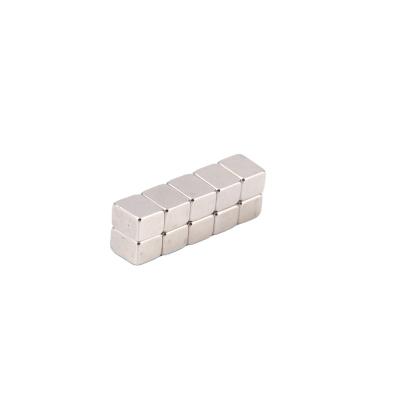 China 2022 Industrial Magnet Neodymium Magnet N48 Neodymium Magnet N40 N42 N45 N48 N50 N52 Square Strong Magnets Mini for sale