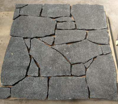 China Modern Outdoor Natural Black Granite Irregular Crazy Stone Paver for sale