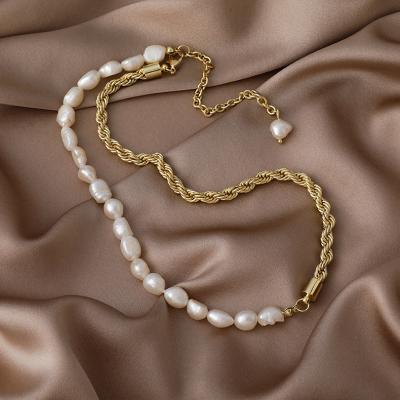 China Creative Twist Chain Alloy Necklace Vintage Fashion Paper Card Pearl Necklace Baroque Wholesale for sale