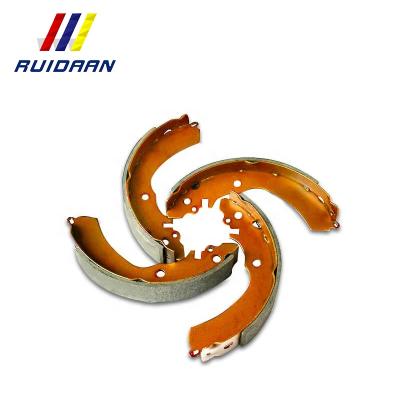 China High Performance Automatic Auto Brake Shoes Circuits Braking Automotive Rear Brake Shoe For Toyota for sale