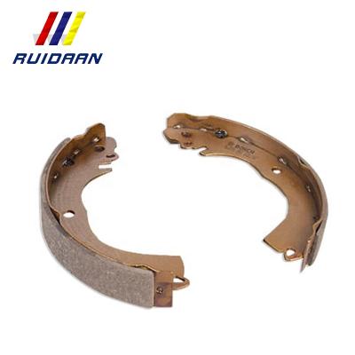 China High quality auto brake systems 04495-35230 spare parts auto brake pad lining material car brake shoes from china for sale