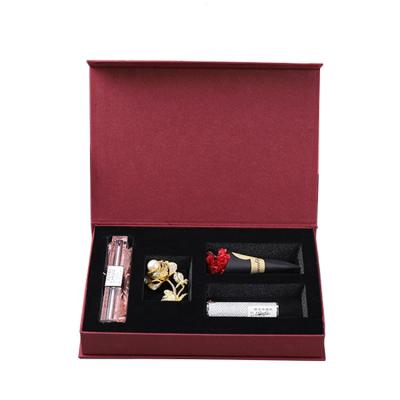 China Recyclable Cosmetic Exquisite Silk Scarf Gift Box Packaging Clamshell Book Style Gift Box for sale