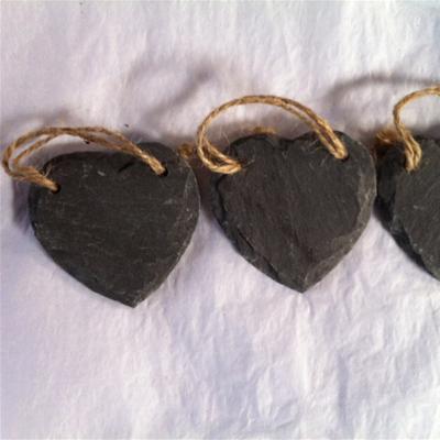 China Handmade Mini Heart Wedding Decoration Gift Slate Tags With Color Ribbon for sale