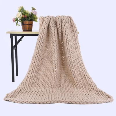 China Fashion Cable Bent Yarn Knitted Bulky Hand Knitted Throw Sofa Chunky Knit Blanket Soft Heavy Chunky Yarn Wool for sale