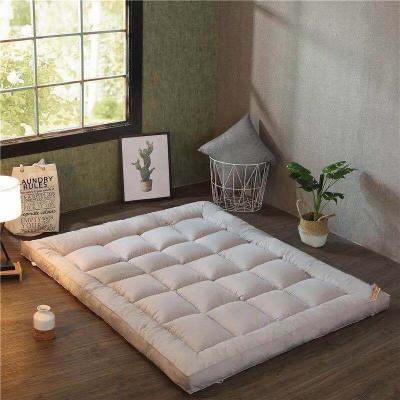 China Five Star Hotel Anti-pilling Mattress Topper Quilted Polyester Mattress Topper Washable Polyester Bed Pad for sale