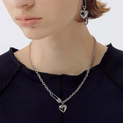 China Popular Crystal Pin Chain Necklace Zircon Love Heart Choker Necklace Pendant Jewelry High Quality for sale