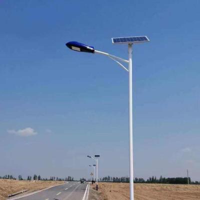 China Self-curved or with brackets street light solution optional height 5m solar street light 6m with 30W LED for sale