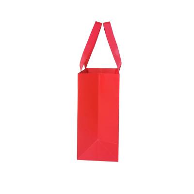 China High Quality Recycled Materials Home Shopping Paper Bag Gift Paper Bag Portable Reinforced Bagducts for sale