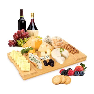 China 2021 Hot Viable Amazon Sale Christmas Gift Party Serving Tray Bamboo Cheese Cutting Board Wholesale for sale