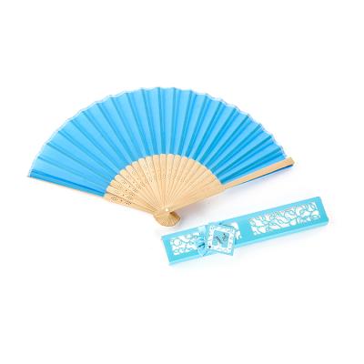 China Europe's most popular bamboo paper hand wedding fan favors gifts for guests with gift box for sale