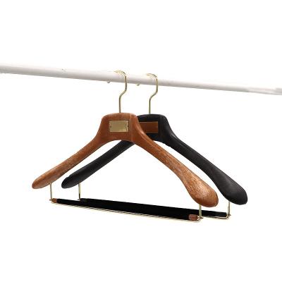 China New Arrival High Quality Solid Wholesale Manufacturer Suit Hanger 17.5