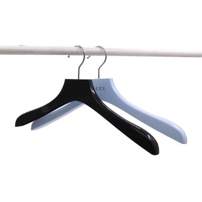 China Custom Made Luxury Wide Shoulder Man s No Plastic Suit Coat Hanger for sale