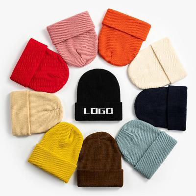 China COMMON Fashion Unisex Custom Solid Color Acrylic Beanies Plain Warm Knit Hat Winter Beanie Hats Custom Logo for sale