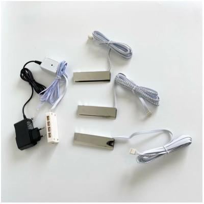 China Bar Clip Light LED Bar Clip Light Glass Cabinet Light Easy Installation RGB Silver Cabinet Light 1x3 Set for sale