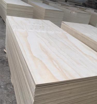 China Chinese factory direct sale okoume bb/cc modern cheap grade pine hardwood plywood for furniture for sale