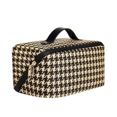 China Wholesale Large Capacity Large Capacity Cosmetic Multifunctional Waterproof Toiletry Bag Wash Bag Travel Bag for sale