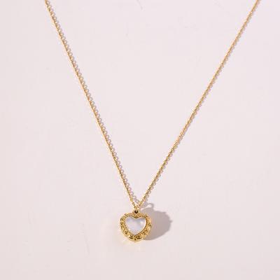 China Hot Selling Love White Sea Cute French Shell Pendant Clavicle Chain 18k Gold Plated Stainless Steel Necklace for sale