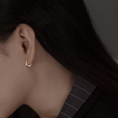 China Wholesale FASHIONABLE Gold Women's Simple Circle Hoop Earrings China 925 Sterling Silver Geometric Gold Plated Earrings for sale