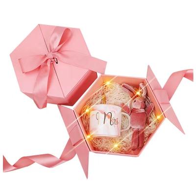 China Recycled Materials Wholesale Hexagon Gift Boxes With Lids And Cover Ribbon For Wedding Simple Elegant Christmas Gifts Valentines Day Folding Boxes for sale