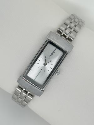 Chine Montres à sangles en acier inoxydable ou en cuir et montres à quartz à vendre