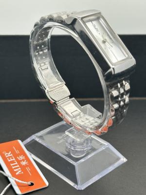 China Reloj de pulsera de acero inoxidable moderno de cuarzo para mujeres 3ATM a prueba de agua en venta