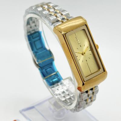 China Custom Analog Lady Quartz Watch Silver And Golden Band Stainless Steel Quartz Watches for sale