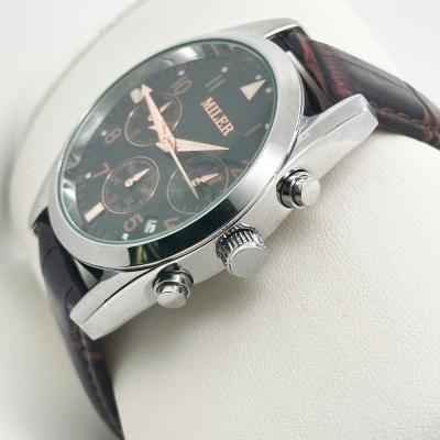 China Striking Leather Wrist Strap Watch With Buckle Closure 30m Water Resistant for sale