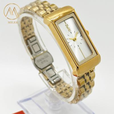 Chine Montres de quartz en acier inoxydable en argent et or à vendre