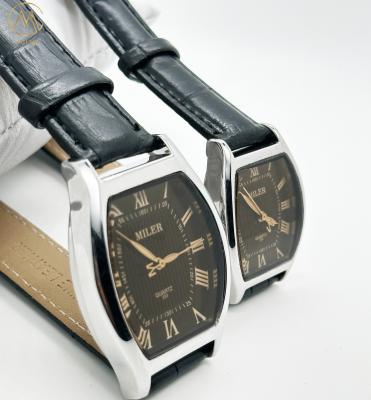 Chine Hommes élégants Montre à quartz résistante à l' eau Couple Montre à quartz avec bande de cuir à vendre