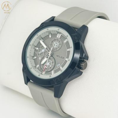 Cina Sport Quartz Watch Strappo di silicone con cassa in legno di data regalo orologio da polso in vendita