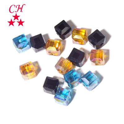 China Environment Inspection Hot Selling Shinning Square Shape Crystal Glass Cube Beads For Jewelry Making Te koop