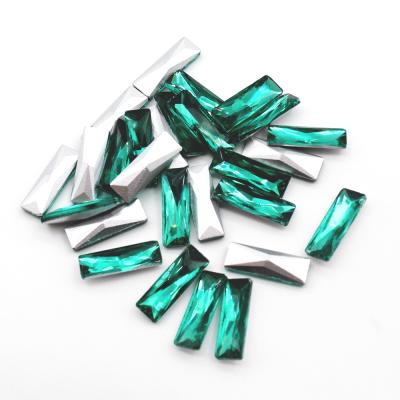 Chine Fancy Crystal Green Pointed Back Crystal Bling Extremely Shiny Rectangle Rhinestone Fast Delivery Rhinestone Fancy Rhinestone à vendre