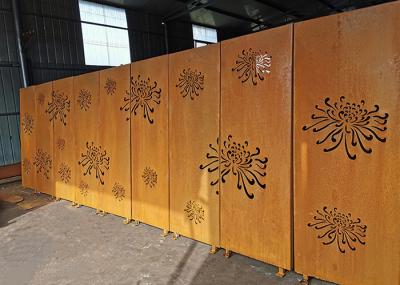 China Externe decoratieve Corten staal tuinschermen met Chrysanthemum patroon Te koop