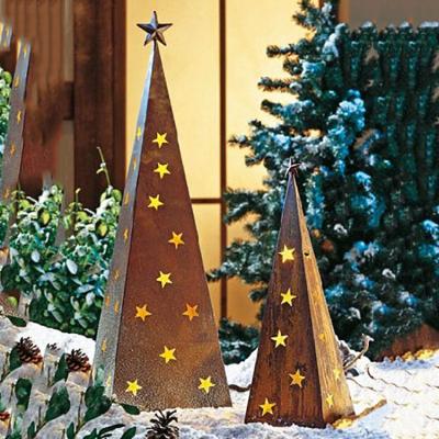 China Verwitterung des Stahlmetallweihnachtsbaums der garten-Verzierungs-250mm hohen mit geführten Lichtern zu verkaufen