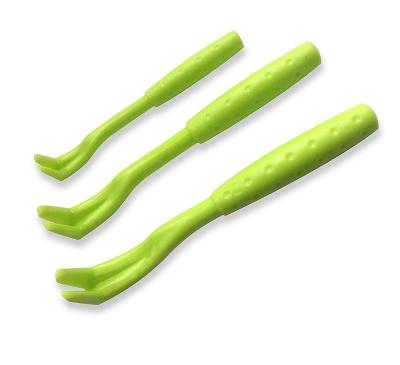 China Viable Hot Selling Three Pack Of Different Size Plastic Tick Remover For Dogs for sale