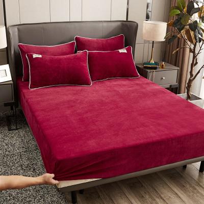 China Velvet Thick Bedspread Anti-pull Milk One-Piece Bedspread Plus Velvet Heat Sheet Tatami Blanket Device for sale