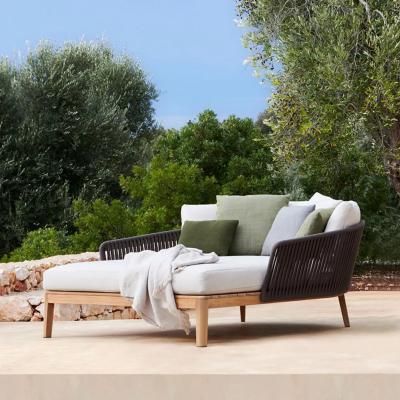 China Modern Modern Style All Weather Rope Outdoor Daybed With Comfortable Cushion And Pillows en venta