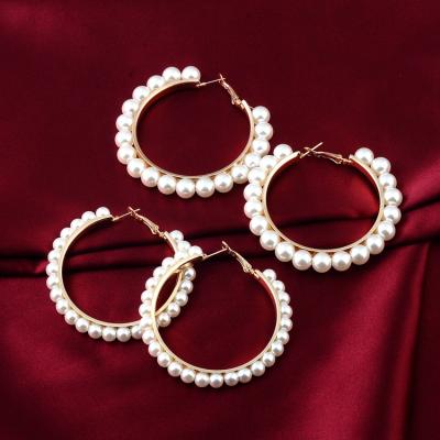 China Wholesale Trendy Elegant Jewelry Circle Wrap Pearl Hoop Earrings Women Girls EH21078 2022 Bisuterial Gifts for sale