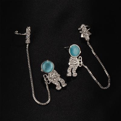 China FASHIONABLE Unique Design EH21065 Green Diamond Rhinestone Astronaut Stud Clips Women Fashion Lady 2022 for sale