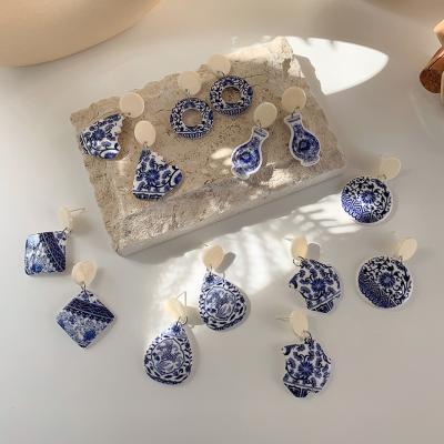 China New Arrival EH21052 FASHIONABLE Handmade Printing Aretes Wholesale Porcelain Acrylic Drop Earrings Blue And White Jewelry for sale