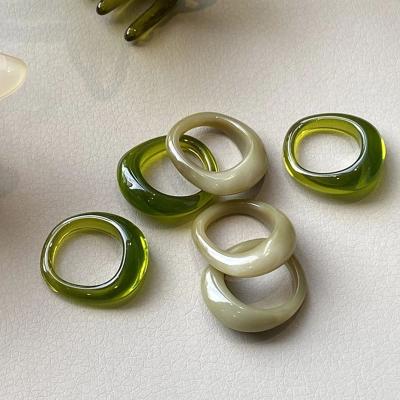 China 2021 Fashions New CIA Environmental Friendly Vintage Korean Simple Resin Green Geometric Round Rings Jewelry Gifts For Women Girls for sale