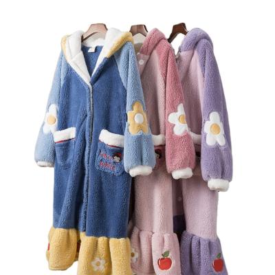 China QUICK DRY Flannel Female Coral White Nightgown Female Nightgown Long Nightgown Velvet Snow Winter Nightgown Female Winter Home Clothes for sale