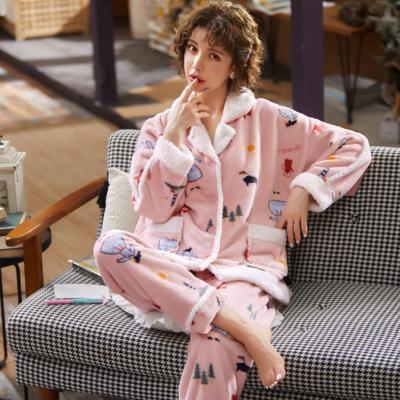 China 2021 QUICK DRY autumn and winter new flannel pajamas set schoolgirl beautiful velvet coral pajamas lamb home clothes for sale